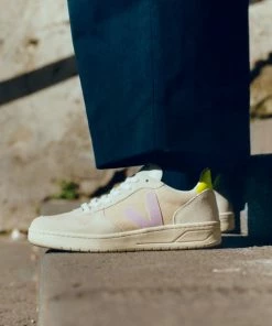 Veja Women V-10 Suede Trainers - Multico/Sable/Parme