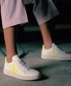 Veja V 10 Leather Extra White Jaune Fluo Trainers