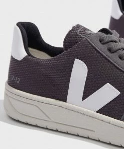 Veja Grafite White V-12 Mesh Trainer Mens