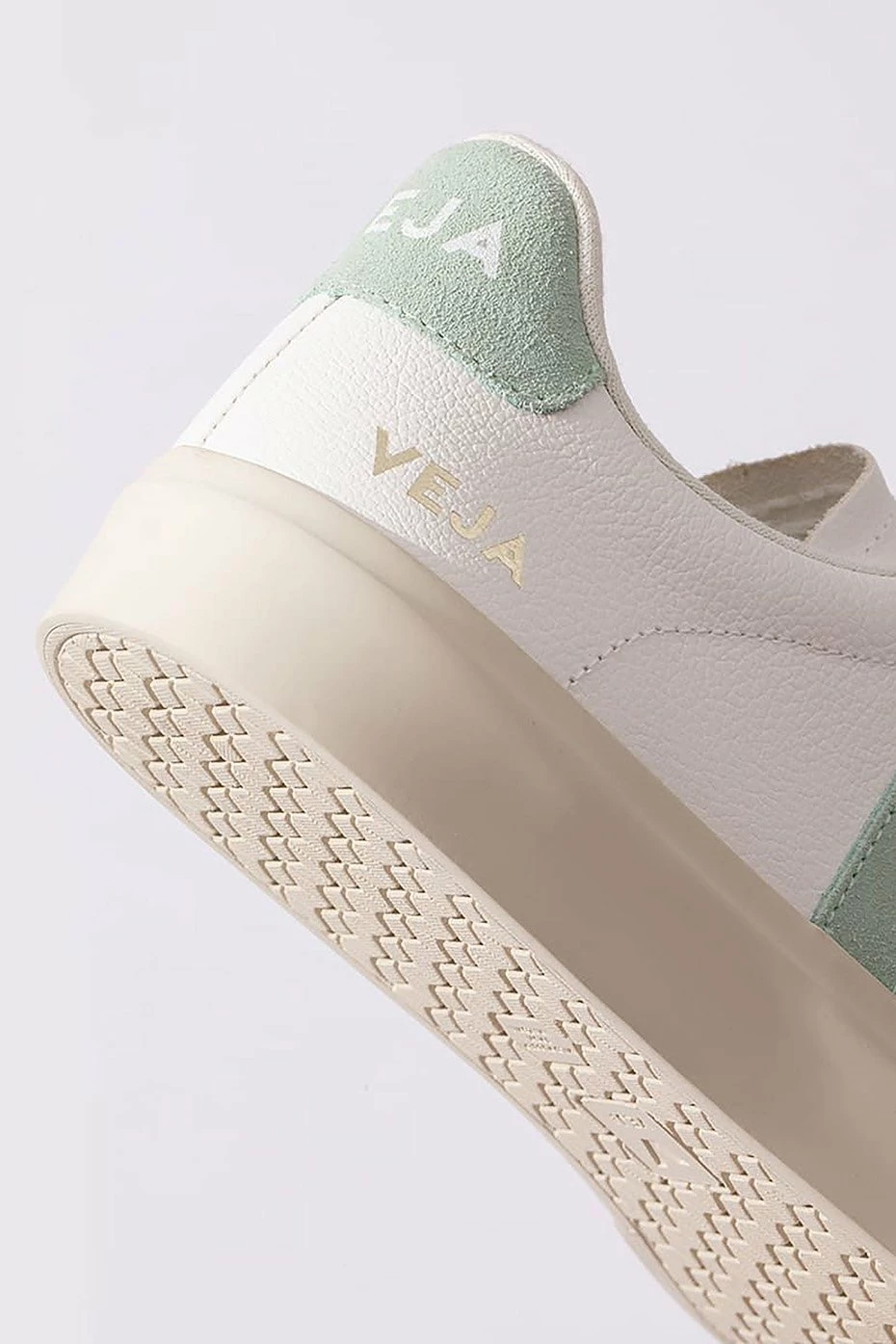 Veja Extra White Campo Chromefree Trainer Womens