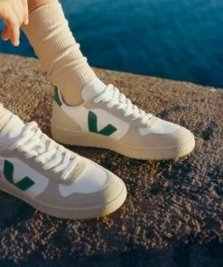 Veja V-10 B-mesh Trainers - White/Brittany