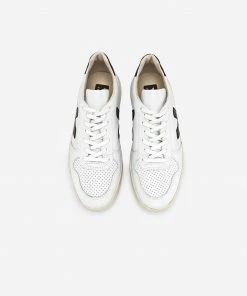 Veja Extra White and Black V10 Sneaker