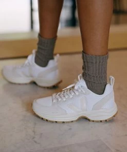 Veja Women Venturi Alveomesh Trainers - White/Pierre/Natural