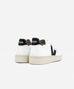 Veja Extra White and Black V10 Sneaker