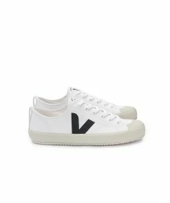 Veja Nova Canvas White Black