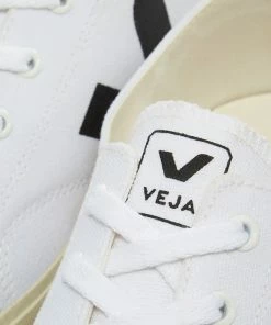Veja Veja Nova Low Canvas Sneaker White Black